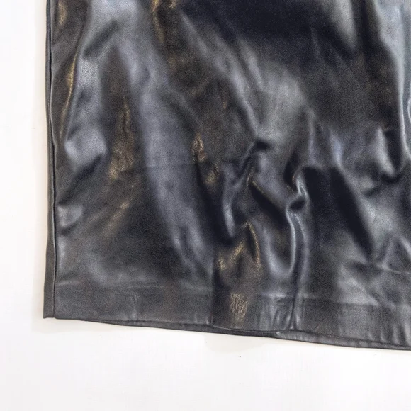 ❌SOLD❌DYNAMITE Vegan Leather Skirt - Picture 5 of 8